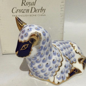 BOXED Royal Crown Derby LAMB Paperweight
