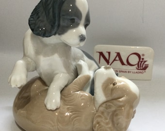 NAO by Lladro Puppies Playing “TWERP & MIKIE” Model #386