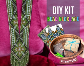 DIY kralenkettingset, handgemaakte sieradenset, groen en bruin kralenwerk, knutselset, boho-kettingontwerp, uniek cadeau voor ambachtsliefhebbers