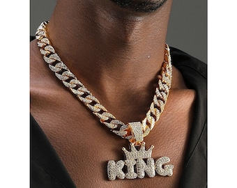 Chic Chain & King Pendant