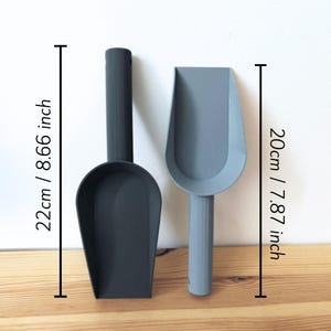 Plant scoops with size measurements shown for comparison