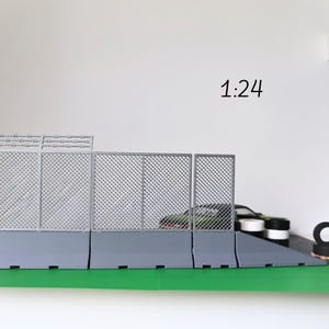 Miniatur 1/24 Jersey Barriers & Mesh Fechten, Diorama Rennbahn Zubehör, Straßenrennsport Szenen, 3D Druck