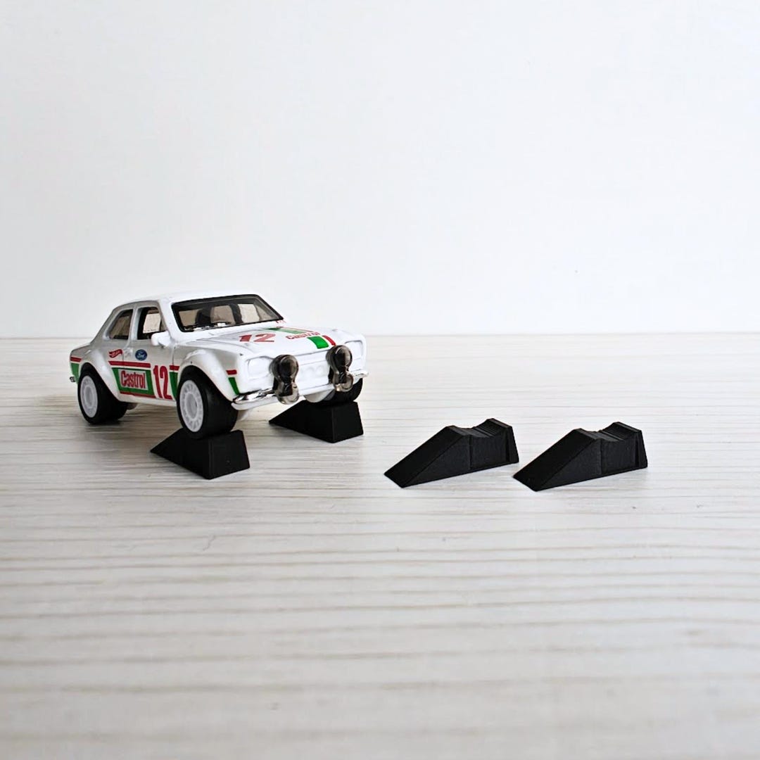 Mini Wheel Ramps Miniature Wheel Ramps, 1/64 Scale Mini Car Display Stands, Mini Garage ...