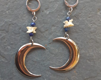 Boucles d'oreilles tunnel, Croissant de lune, Lapis lazuli, Os de vertèbre de serpent, Cintres d'oreilles en pierres précieuses, Os éthiques, Bijoux païens