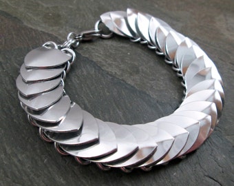 Scale Bracelet, Scalemaille Jewelry, Chainmaille Accessory, Lightweight Aluminum