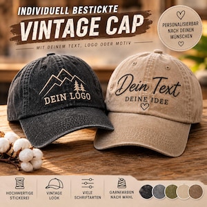 Op de afbeelding: Twee baseballpetten met een verwassen afwerking, &eacute;&eacute;n zwart en &eacute;&eacute;n beige. De zwarte pet heeft een geborduurd berg- en boommotief met de tekst DEIN LOGO. De beige pet is voorzien van de geborduurde tekst Dein Text DEINE IDEE.