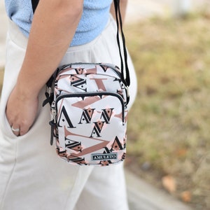 Phone Bag Shoulder Bag Printed Canvas Cell Phone Holder Exclusive Design Colors Crossbody Shoulder Bag Retro nude