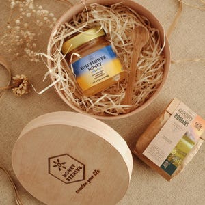 Summer Golden Honey & Tea Party Favors: The Perfect Gift for Friends (NET WT 9.8 oz)