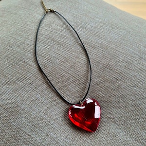 Stunning Heart Necklace, Heart Necklace, Glass Heart Pendant, Gifts for Her, Mother's Day Gifts, Heart Jewelry zdjęcie 2