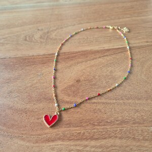 Gold-Plated Beaded Necklace with Heart Charm, Multi-colored Necklace, Enamel Heart Pendant, Gifts for Her, Summer Jewelry, Heart Jewelry zdjęcie 2