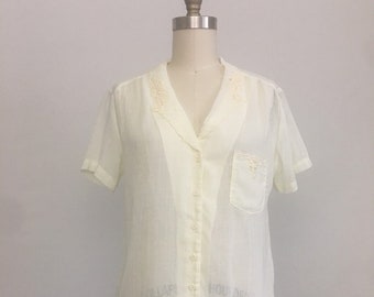 1970s 1980s Pale Buttercream Cutwork Embroidery Blouse by Fritzi • Size Medium