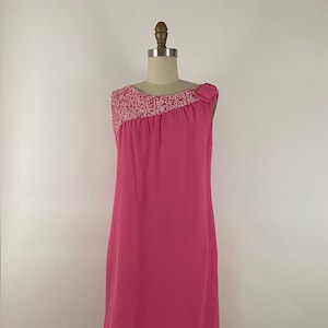 Vintage 60s Pink Beaded Shift Dress • Size Medium