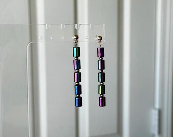 Pendientes colgantes iridiscentes: tachuelas holográficas retro de los años 80 con cuentas