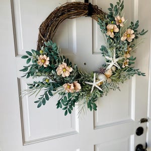 Corona costera de conchas y estrellas de mar: decoración para la casa de playa imagen 8