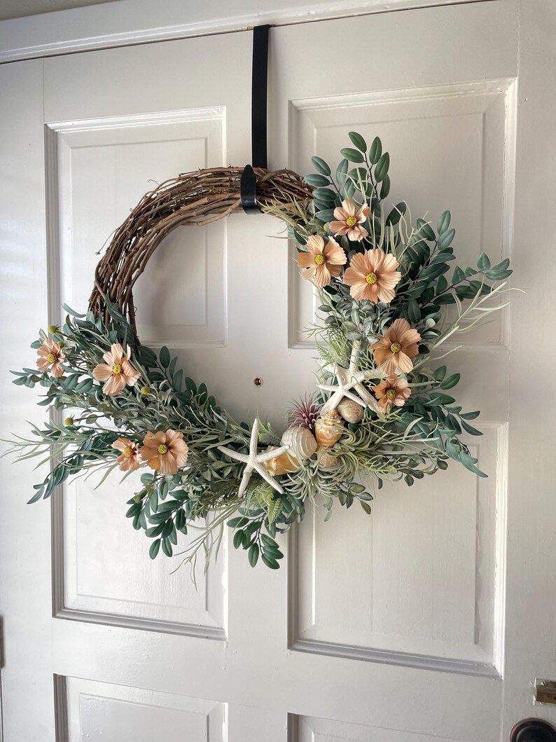 Corona costera de conchas y estrellas de mar: decoración para la casa de playa imagen 4