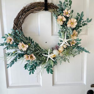 Corona costera de conchas y estrellas de mar: decoración para la casa de playa imagen 3