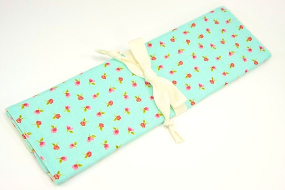 Large Knitting Needle Organizer or Art Tool Case - Dainty Roses on Baby Blue -  30 Ivory Pockets