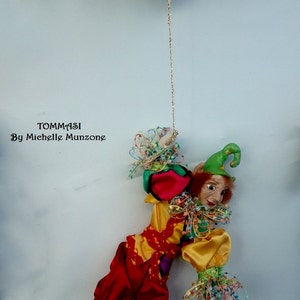 TOMMASI One Of A Kind ELF, Polymer Clay 9 23 cm Tall, Hanging Doll, Art Doll, Sculpture, Michelle Munzone, Jester, Christmas, signed image 3