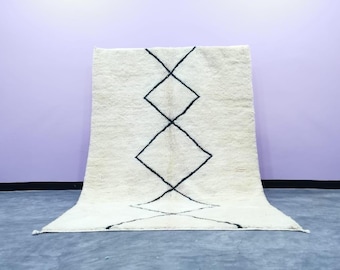 Handgefertigter Beni Ourain Wollteppich - Marokkanischer Berber Teppich, Minimalistisches Diamant Design