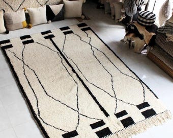 Handgefertigter Beni Ourain Wollteppich, Marokkanischer Berber Teppich, Geometrische Form, Maßgeschneidert