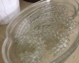 Set of 4 beautiful glass desert platters matching swirl plates with teacut holder.