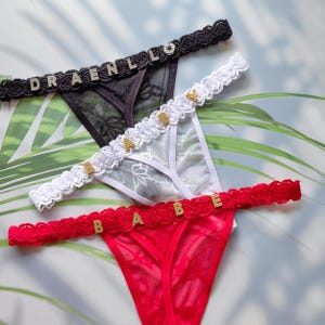 Tanga de renda com nome personalizado, tanga com nome personalizado, tanga com nome personalizado, tanga personalizada com pingentes dourados/prateados - personalize até 15 letras
