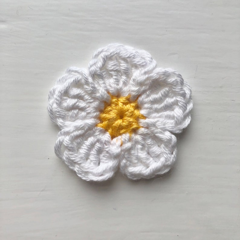 crochet flower set of 3 handmade crochet daisies for appliqué card