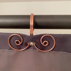 12 Solid Copper Short Swirl Shower Curtain Hooks – Handcrafted Metal Rings for Bathroom Décor, Rustic & Modern Style