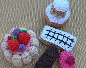 Lot de pâtisseries au crochet