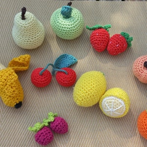 Set da gioco con frutta all&#39;uncinetto