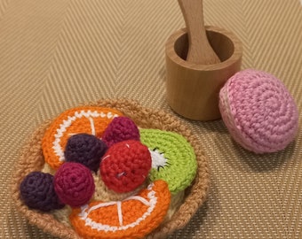 Crochet fruit tartlet