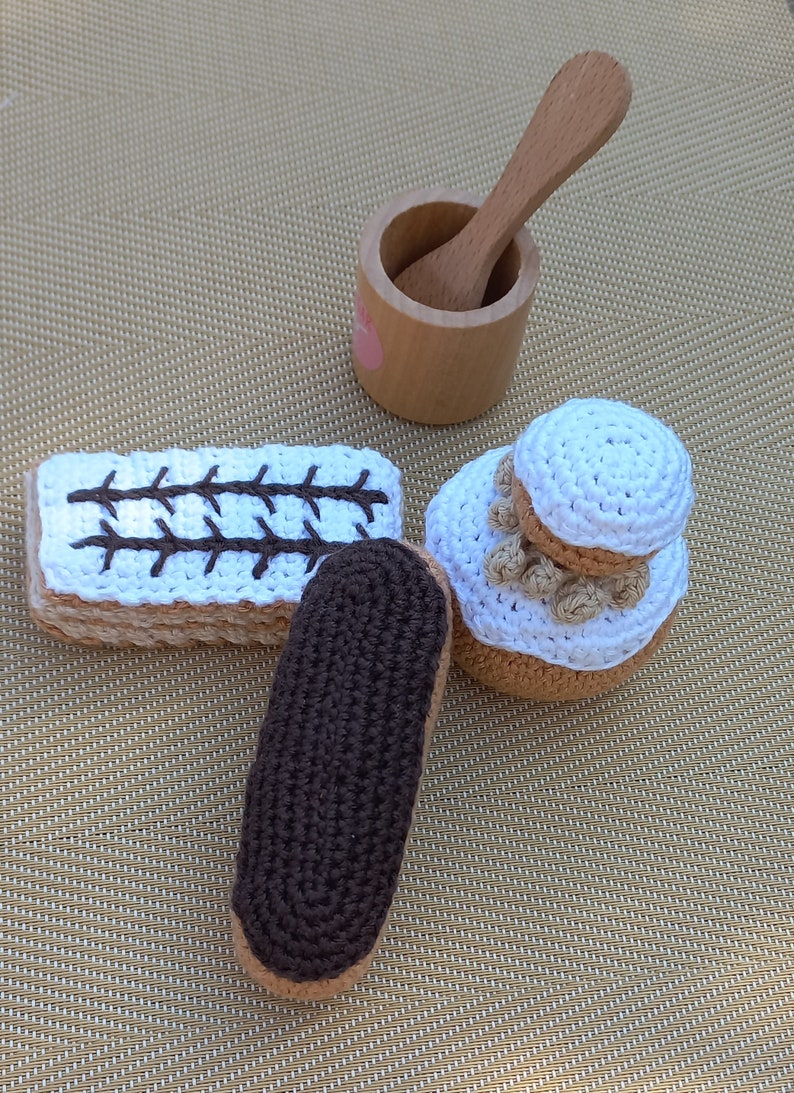 Lot of crochet pastries image 6