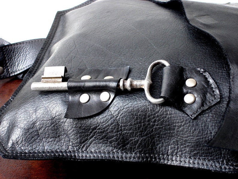 Black Leather Messenger Bag with Antique Skeleton Key Large MADE to ORDER Rocker Biker Steampunk Goth image 2