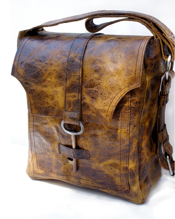 Antique leather messenger bag Clearance