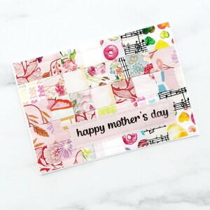carte de fête des mères heureuse, carte unique pour maman qui crée, carte de courtepointe en patchwork, carte souvenir en tissu pour mère, carte unique en son genre pour maman
