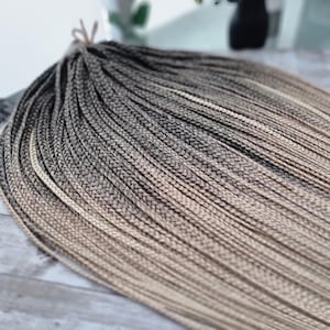 Set of synthetic brown to blonde braids Brown to beige to blonde gradients braids Double ended Single ended braids Full head hair extension