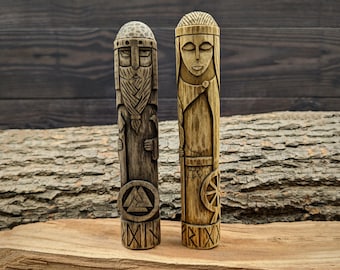 Conjunto de esculturas de madera talladas a mano de Odín y Frigg: figuras de dioses nórdicos
