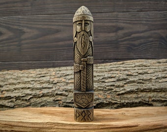 Dios escandinavo: Thor. Escultura de madera de dioses. Panteón nórdico. Altar mitológico. Estatua de Thor.