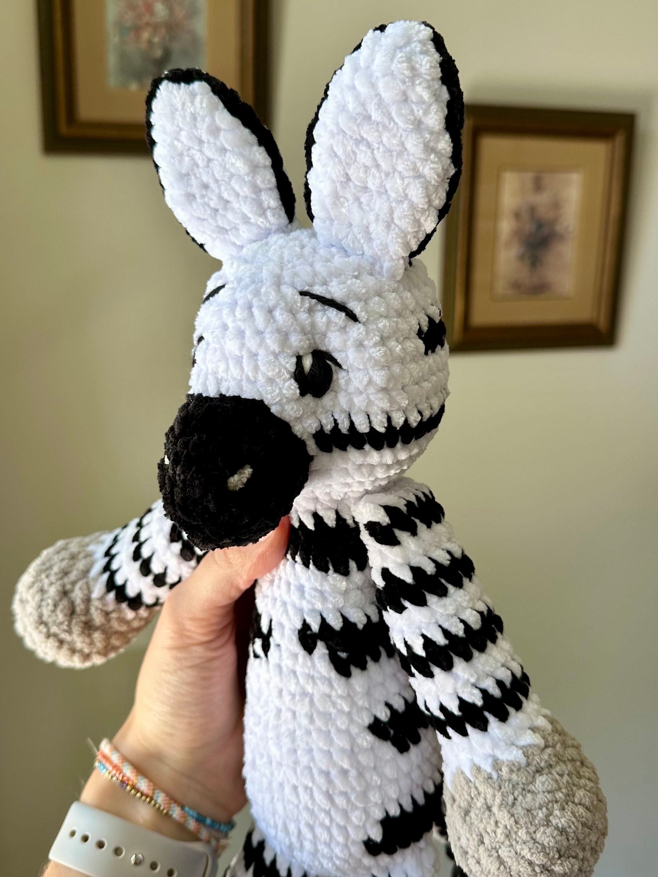 Zèbre amigurumi fait main – Peluche zèbre noir et blanc