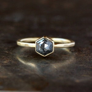 Hexagon Diamond Ring - Solid 18k Gold Hammered Band - Rose Cut Diamond - Deep Gray Hexagonal Diamond