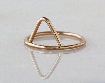 Gold Peak Ring, 14k Gold Arch Ring, Triangle Ring, Minimalist Stacking Jewelry, Gold Mountain Ring, Gold Stacking Ring