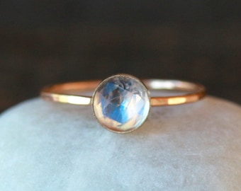 Rose Cut White Moonstone Ring, Solid 14k Gold Hammered Band, Rainbow Moonstone Ring, Minimalist Dainty Ring