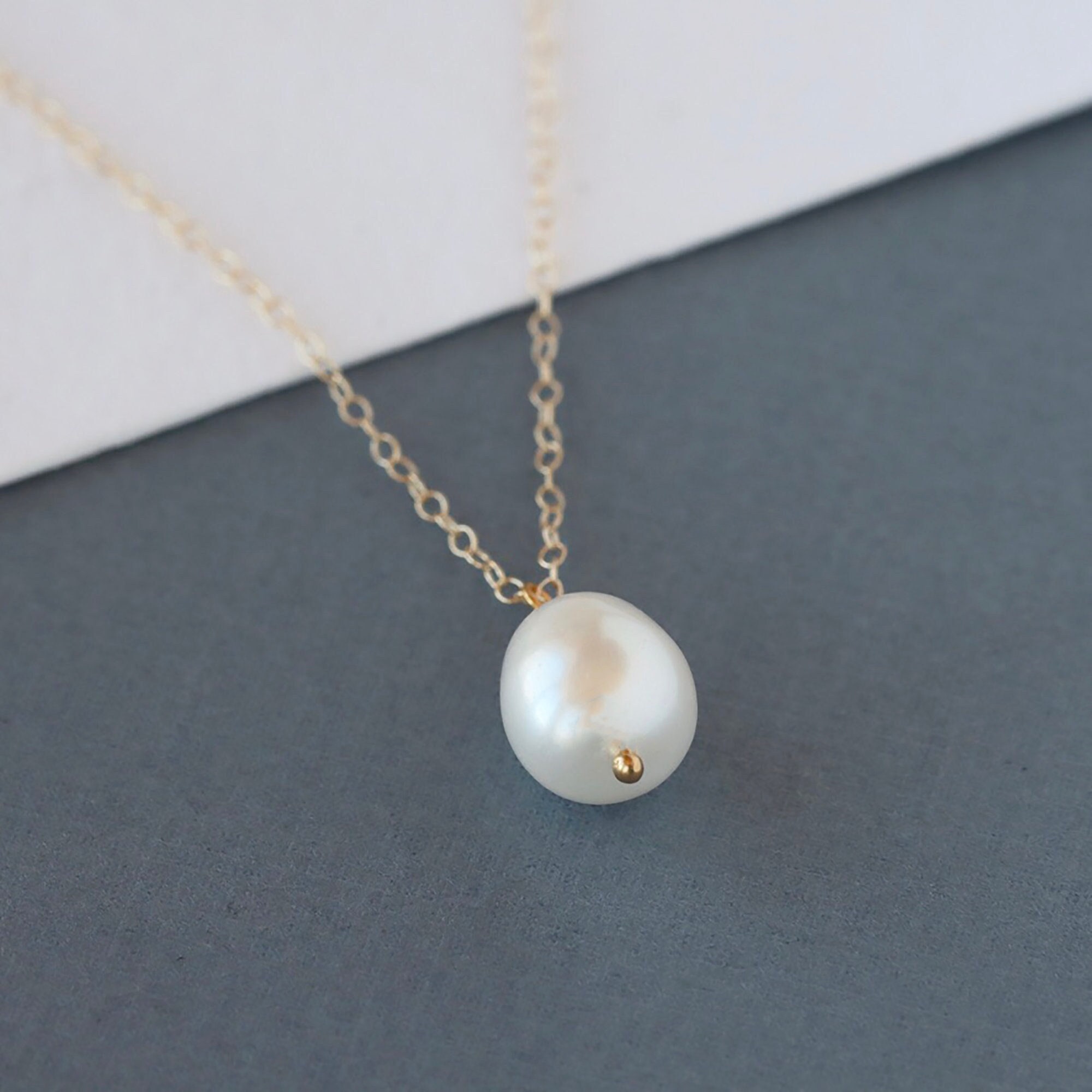 Gold Pearl Necklace Simple Floating 