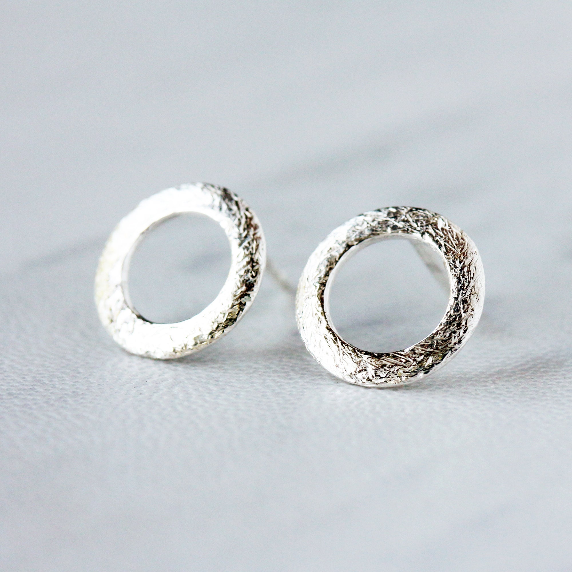 Round Circle Stud Earrings for Women Girls 925 Sterling Silver Twist Open Circle Stud Earrings Round Circle Stud Earrings for Women Girls 925 Sterling Silver Twist Open Circle Stud Earrings
