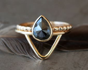 Teardrop Wedding Ring Set, Rose Cut Black Pear Diamond Engagement Ring, Solid 14k Gold Dotted Band, Triangle Peak Ring