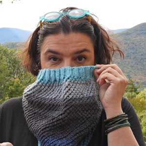 Easy Sloped Infinity Cowl Pattern For Knitters