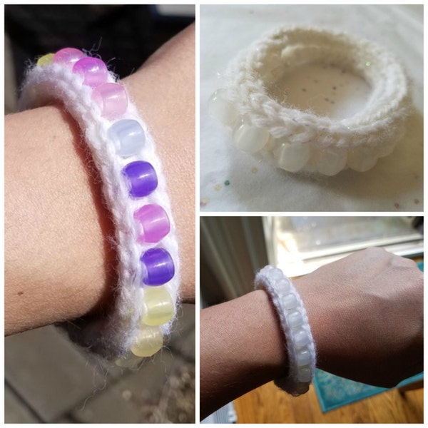 Knit Bracelet with UV-Sensitive Beads