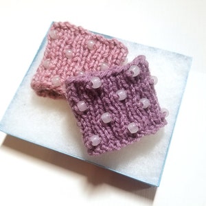 Beginner Beaded Cuff Pattern - Changes Color In The Sun! (Knit)