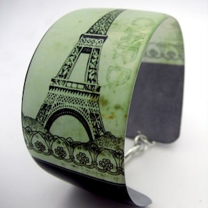 Bracelet jonc à résine art brassard - Tour Eiffel Paris France carte postale vintage grunge menthe vert noir art léger shabby chic