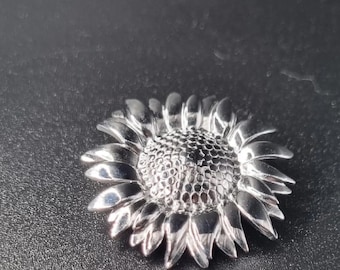 Silver Sunflower Brooch Pin, Stainless Steel Floral Brooch, Women’s Jewelry Gift Accessory